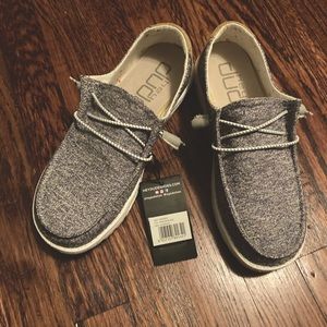Hey Dude size 8 brand new shoe